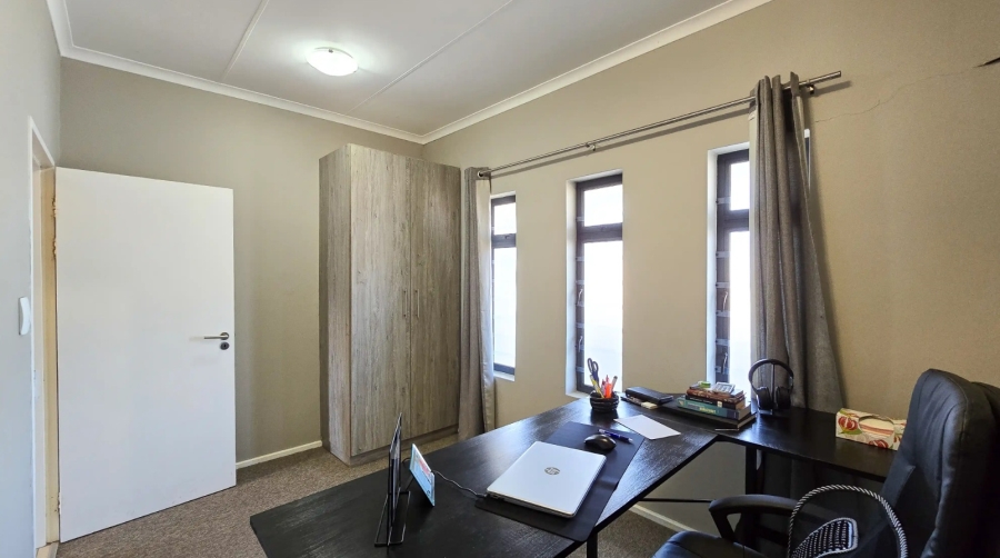 2 Bedroom Property for Sale in Nahoon Valley Park Eastern Cape